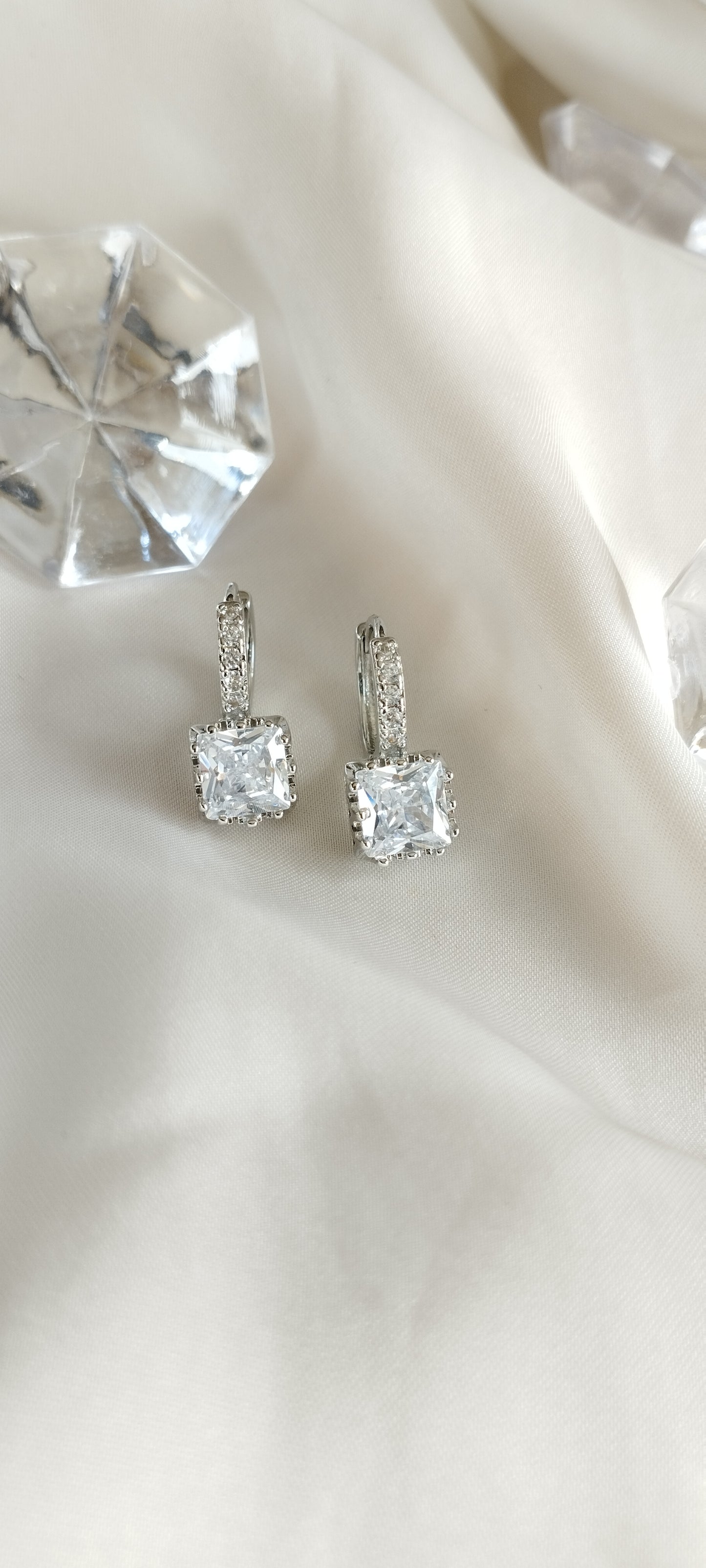 Luxuriöser Ohrringen ZÚRICH aus 925er Sterlingsilber mit rosa Zirkoniasteinen