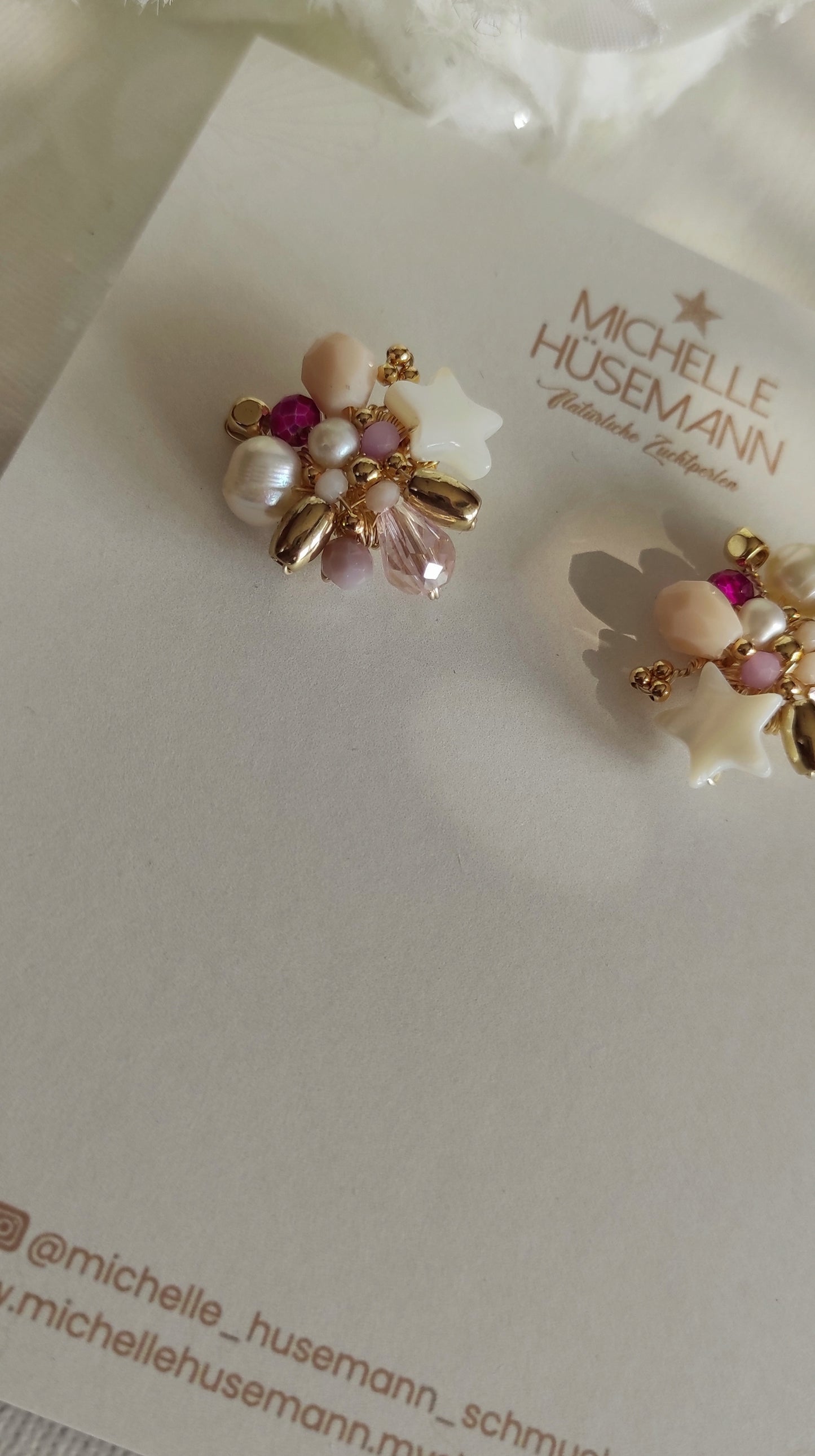 Spektakuläre Ohrringe ESTRELLA FUGAZ mit Naturperlen, Perlmuttstern und Lampwork