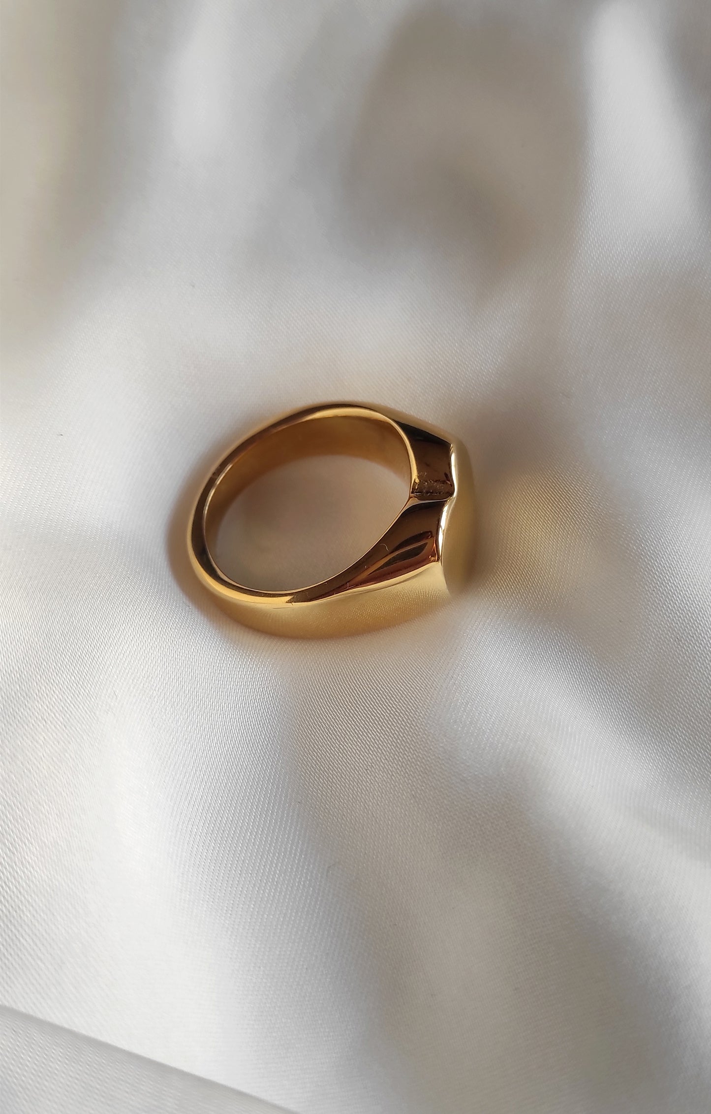 Precioso anillo en forma de corazón MACARENA