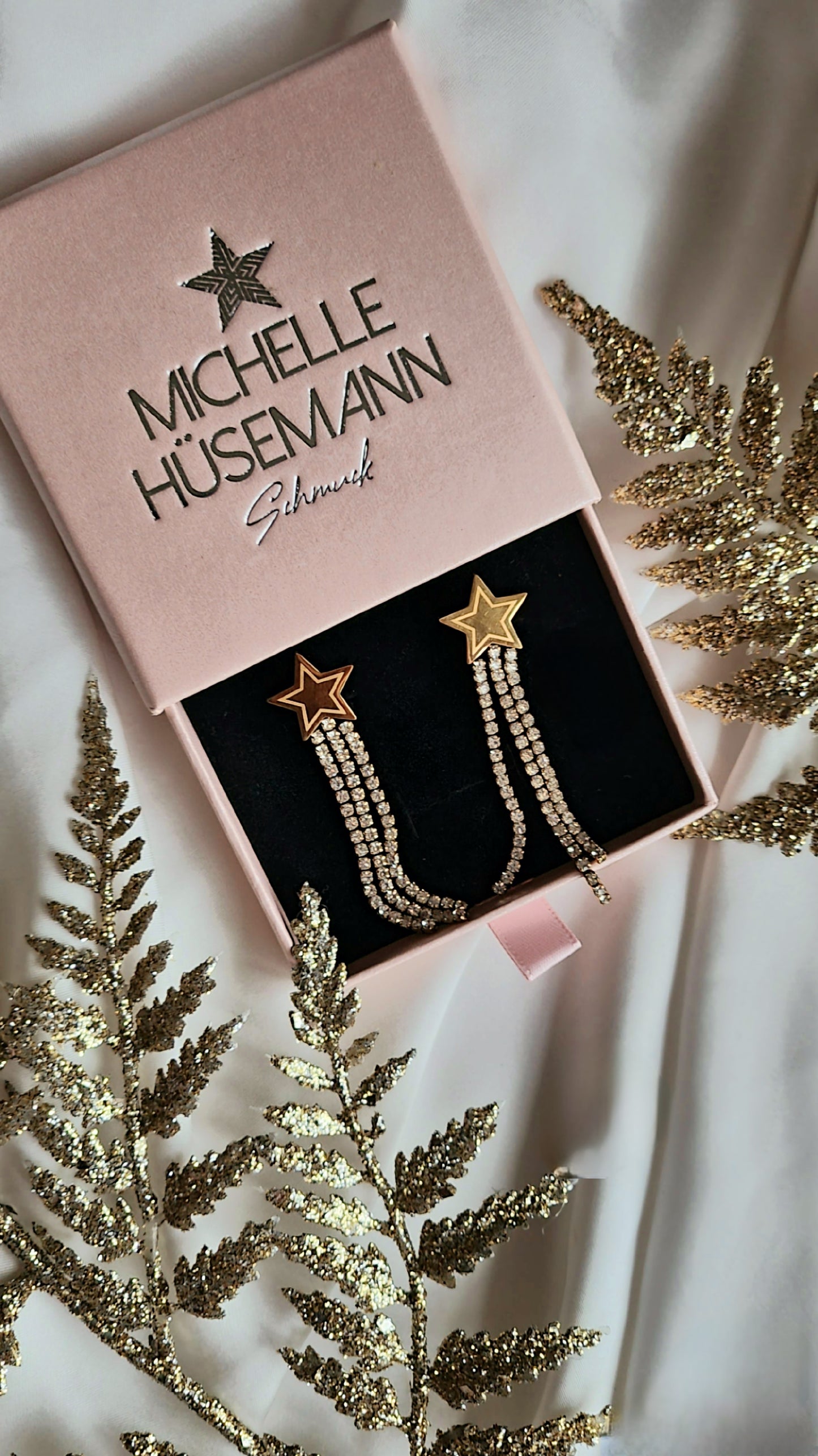 Luxuriöse Ohrstecker GALA aus Edelstahl mit weißem Zirconiastein