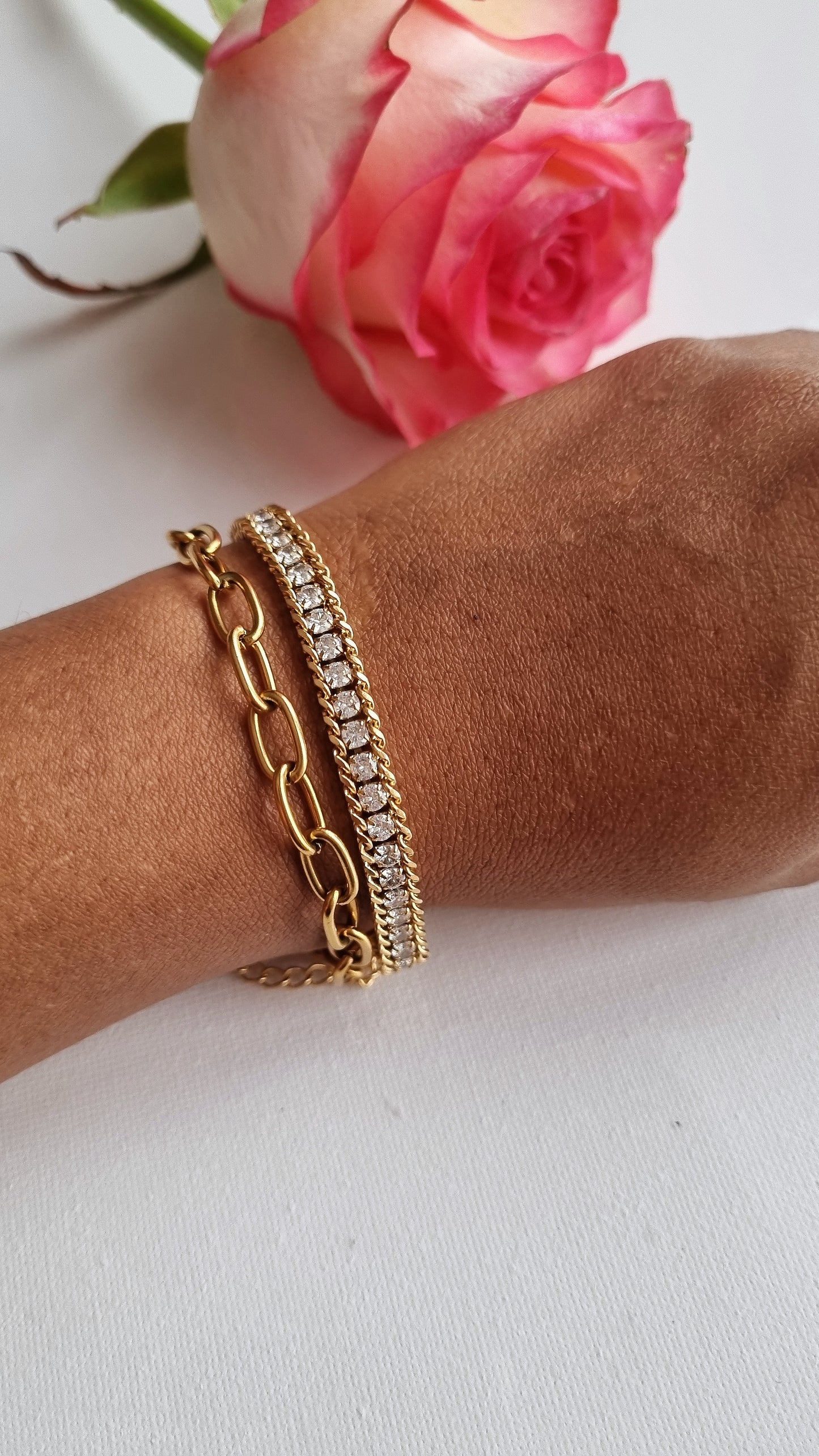 Spektakuläres Armband AGAPE mit Zirkonsteinen