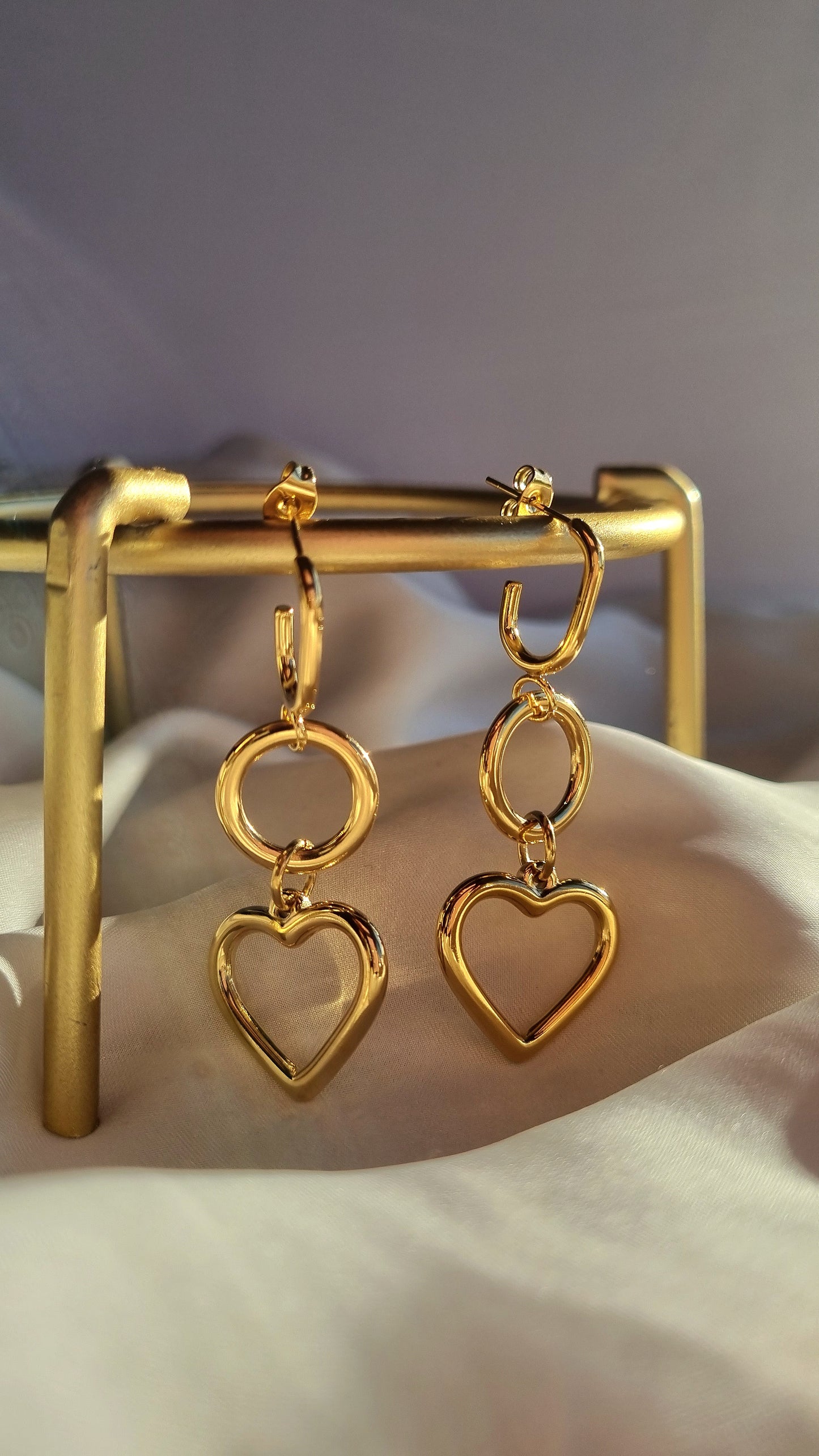 Wunderschöne Ohrringe VALENTIN mit herzförmigem Anhänger