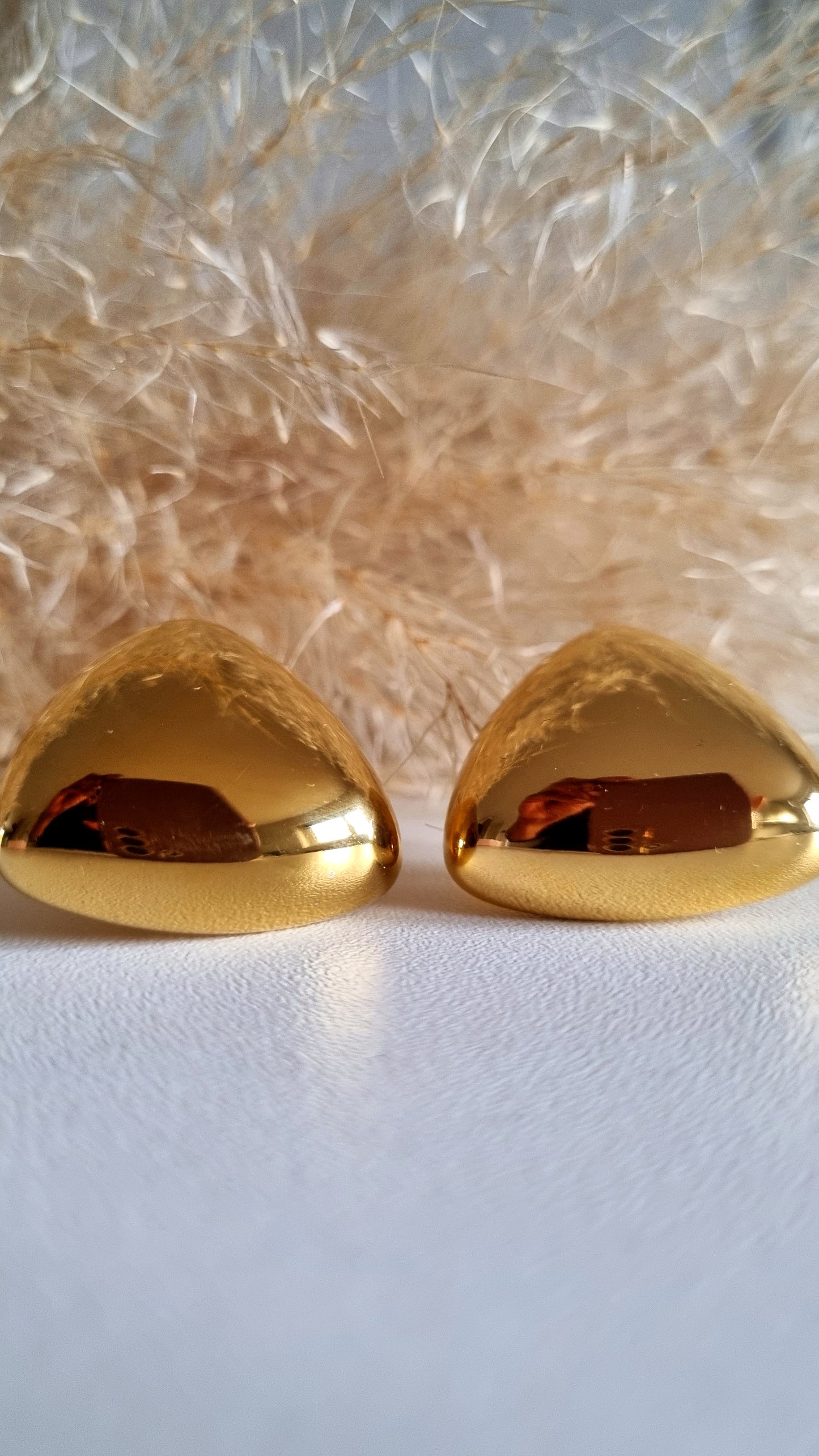 Extravagante dreieckige goldene APASIONADA Ohrringe