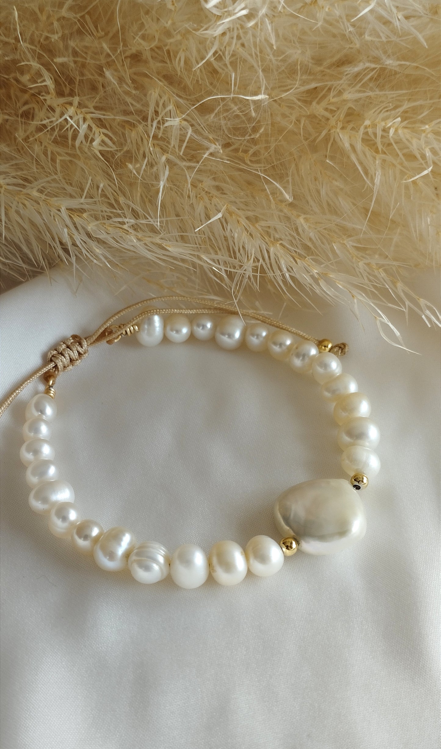 Wunderschönes Armband FANTASIA DEL MAR mit Naturperlen