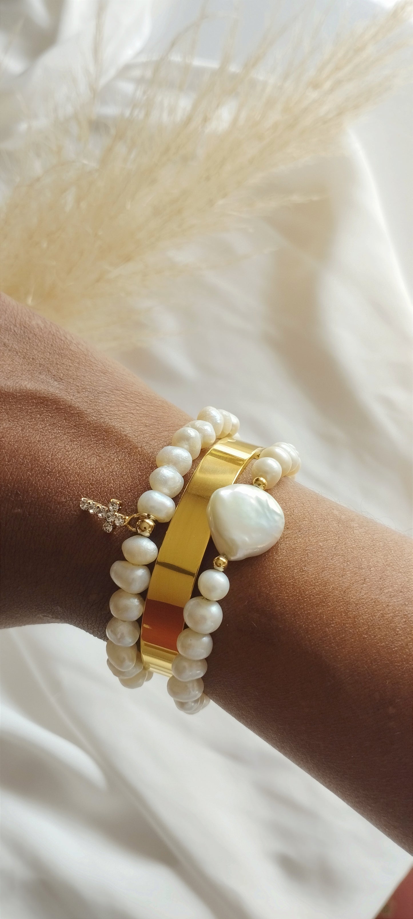 Wunderschönes Armband FANTASIA DEL MAR mit Naturperlen