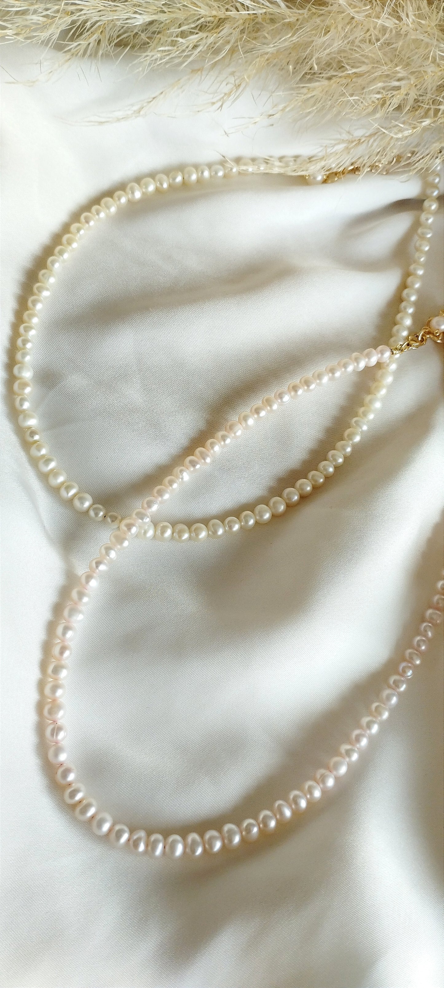 Klassische Perlenkette OPERA mit natürlichen Perlen(rosa, schwarz und weiß)
