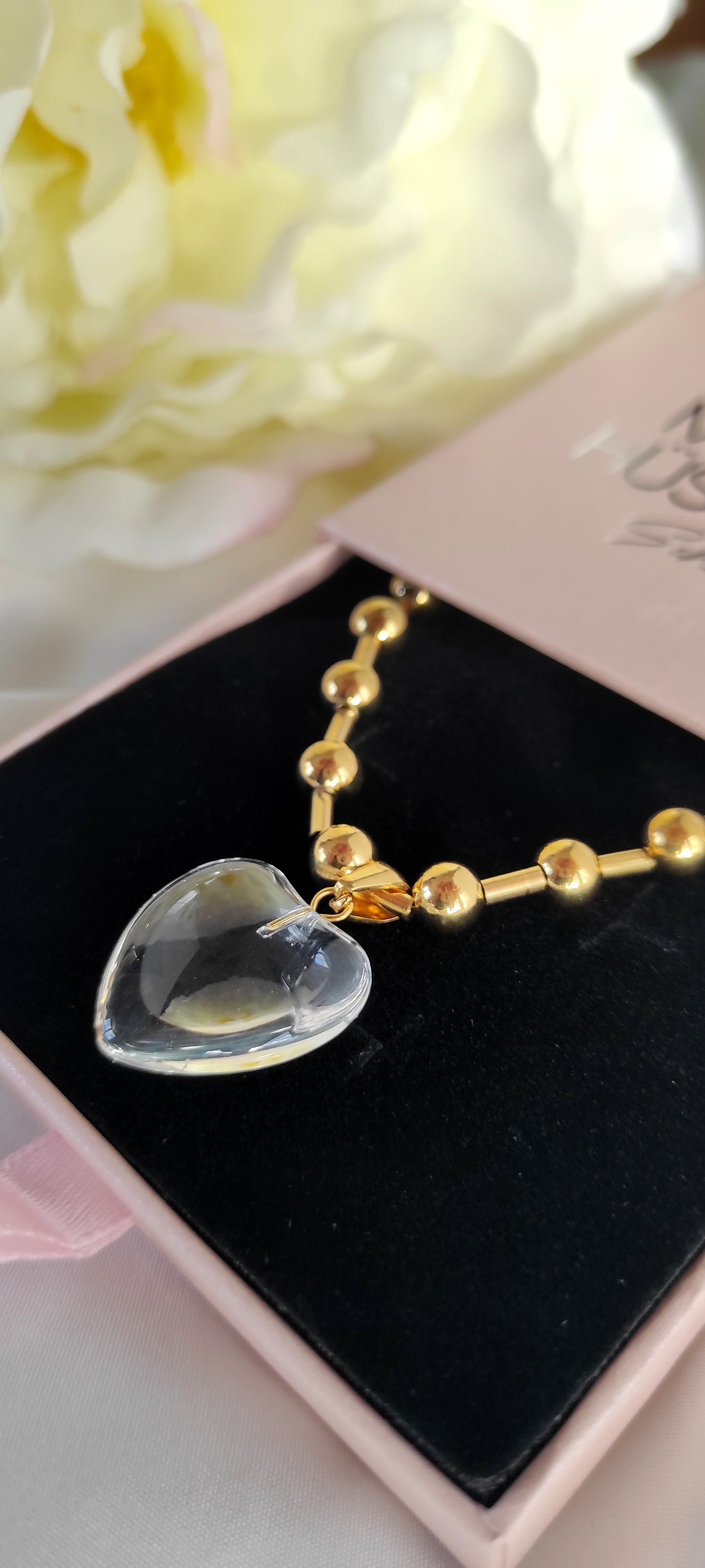 Dulce collar CENTELLA con colgante de corazón transparente