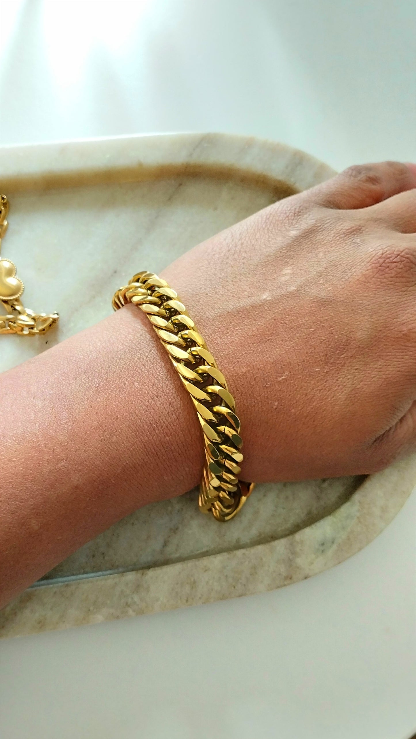 Panzerarmband DUNE mit goldener Muschel
