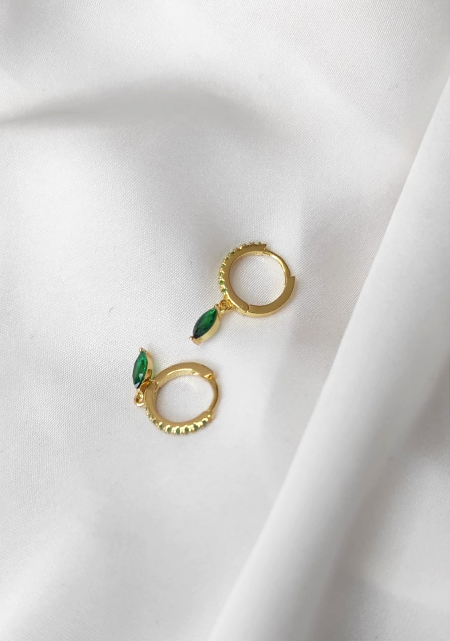 Süße hoops FEIA aus 925er Sterlingsilber mit grüne Zirconiastein