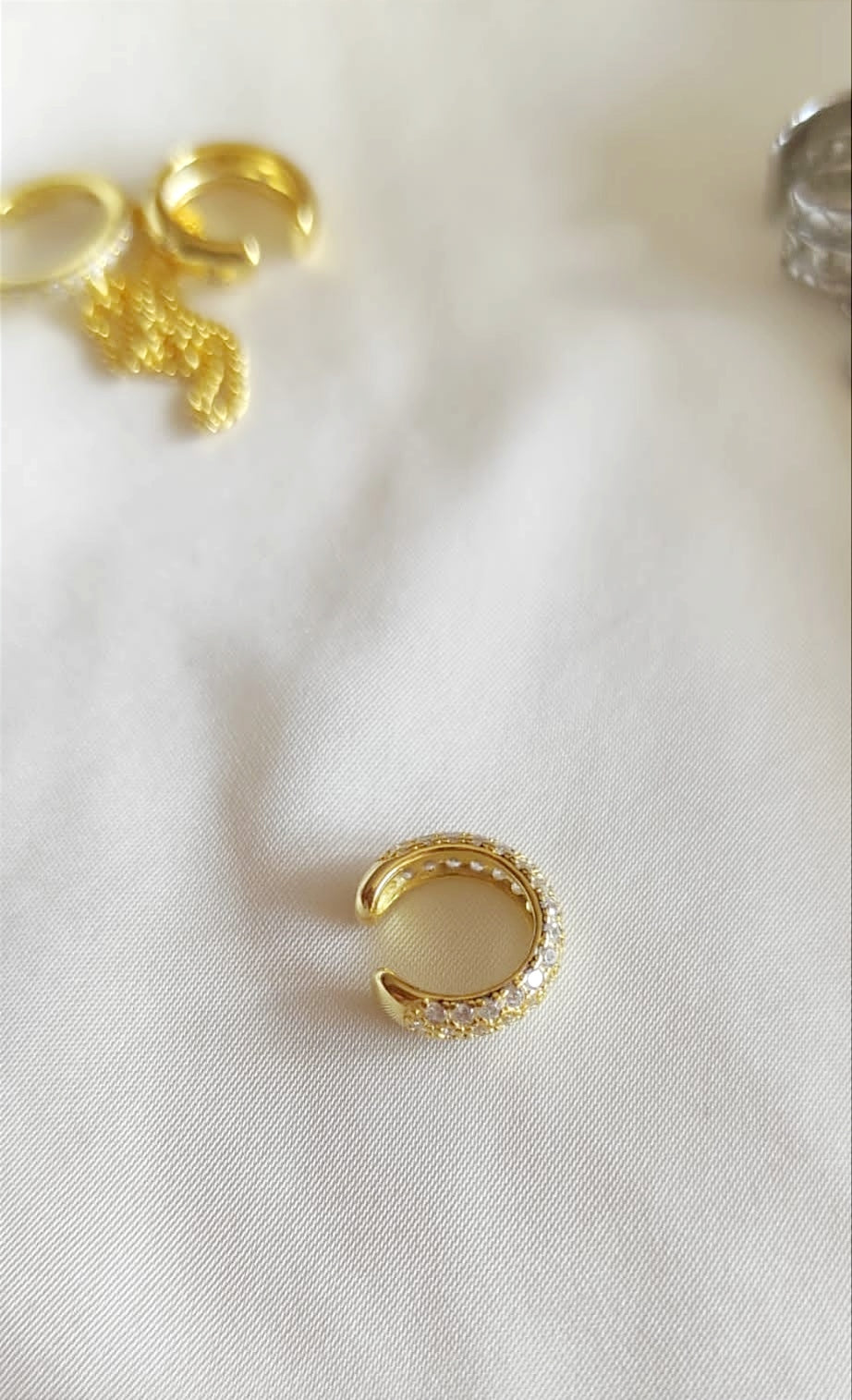 Zarter Ear Cuff FANTASIA aus 925er Silber vergoldet mit 18k Gold
