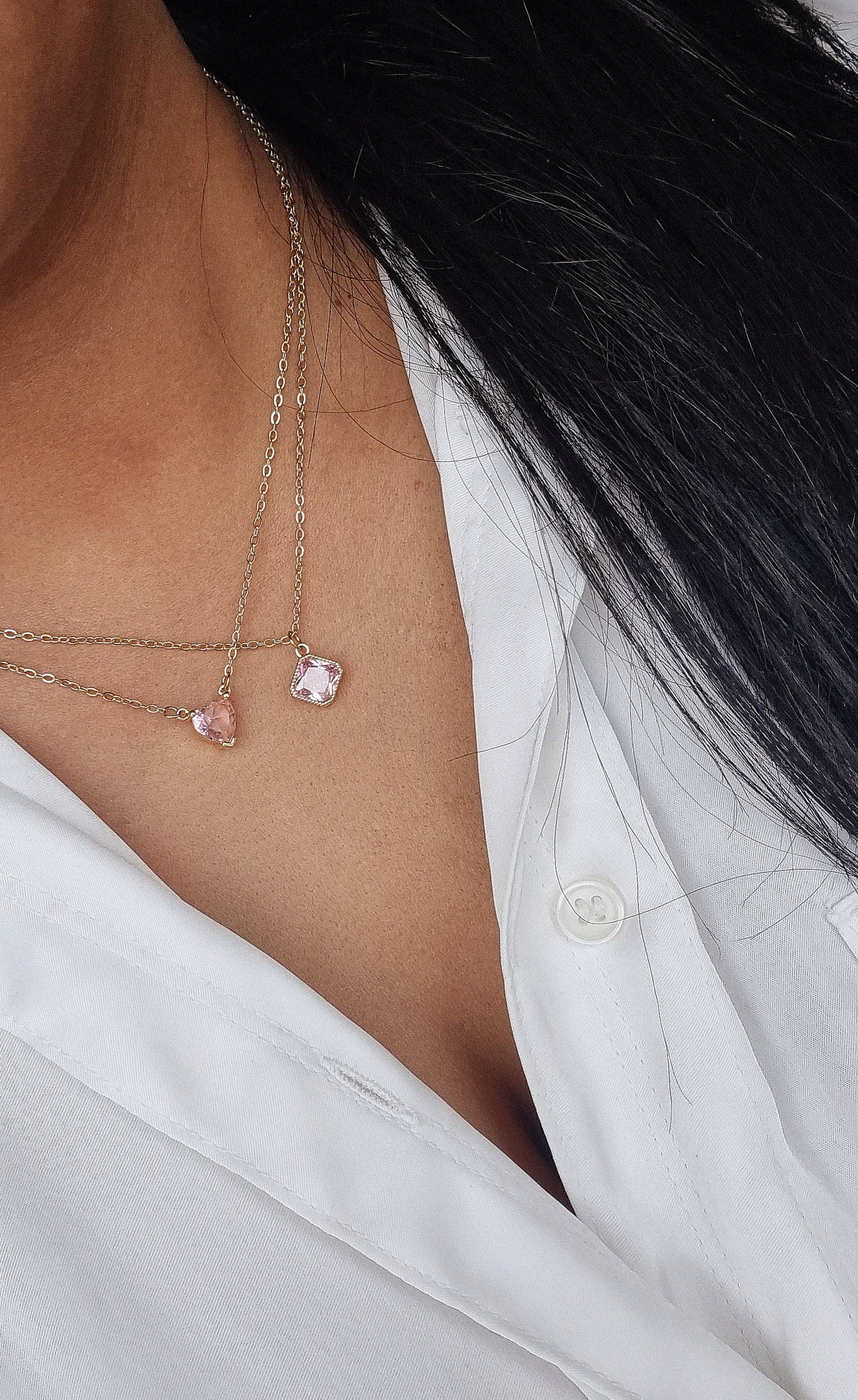 Attraktive Halskette PRAGMA mit rosafarbenem Zirkonia-Steinanhänger