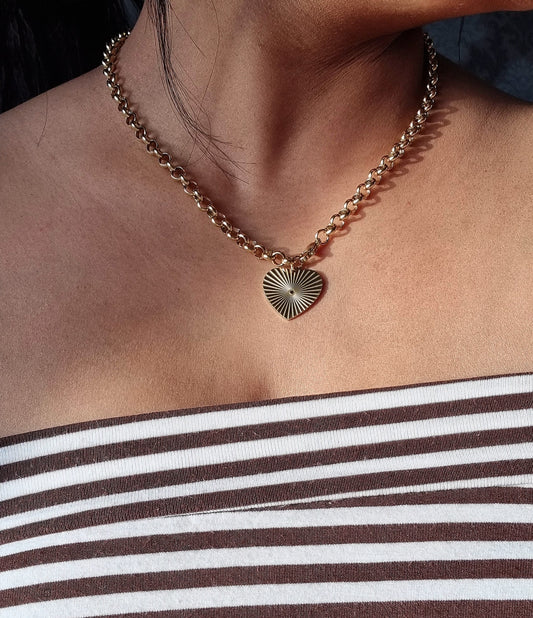 Pretty necklace NIZA with heart pendant