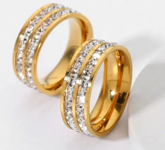 Luxurious ring CARINO with precious stones