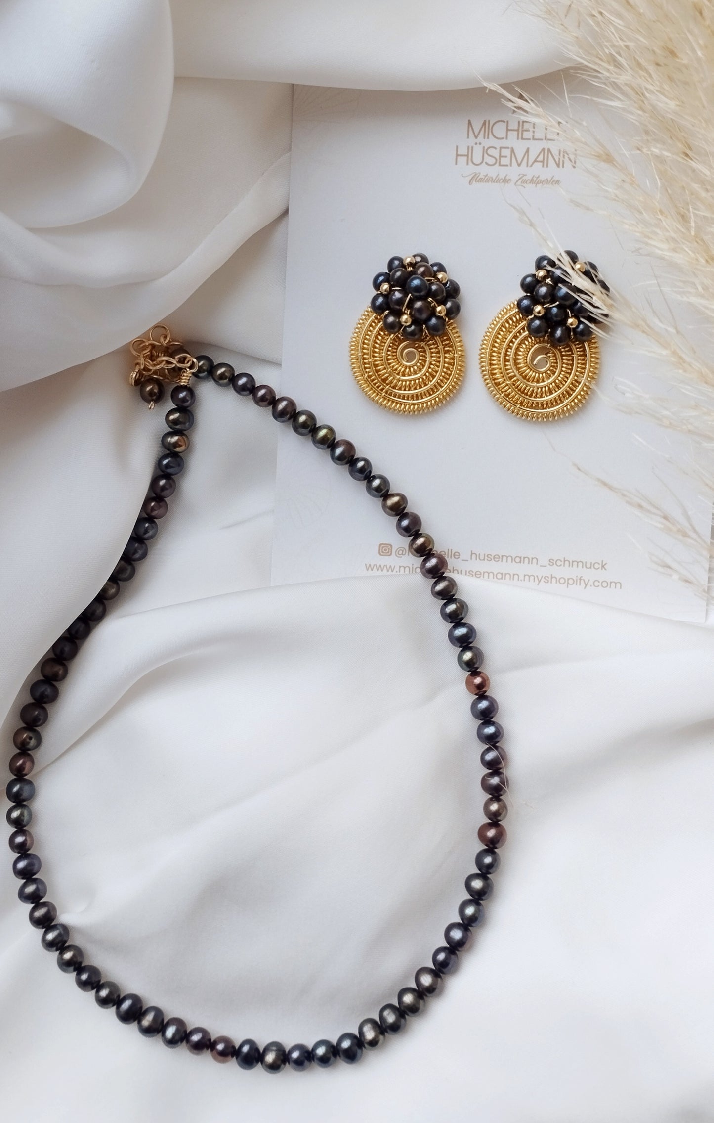 Pendientes elegantes PASION con perlas naturales negras