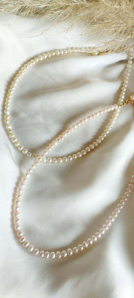 Klassische Perlenkette OPERA mit natürlichen  Perlen(rosa, schwarz und weiß)