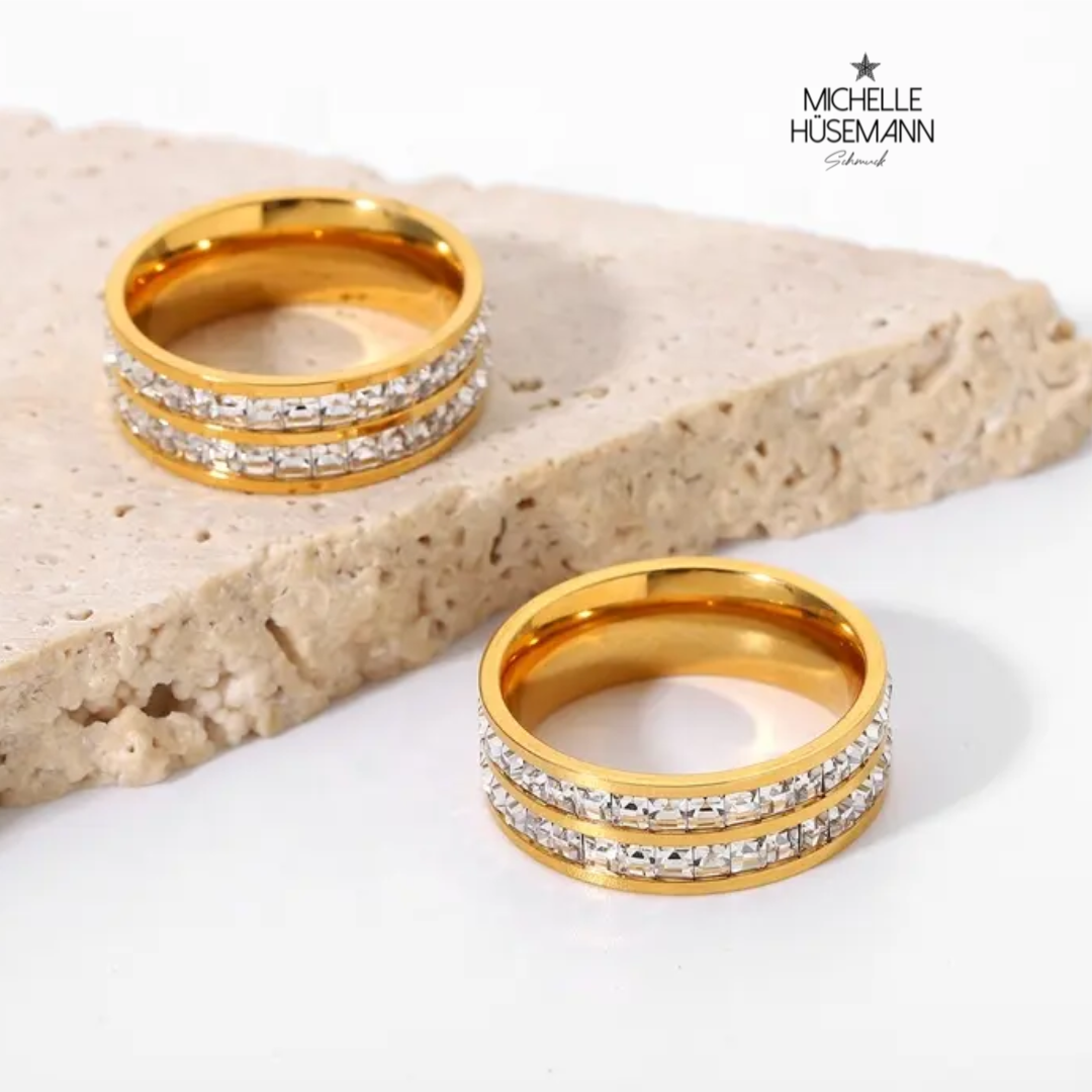 Luxuriöser Ring CARINA mit Edelsteinbesatz