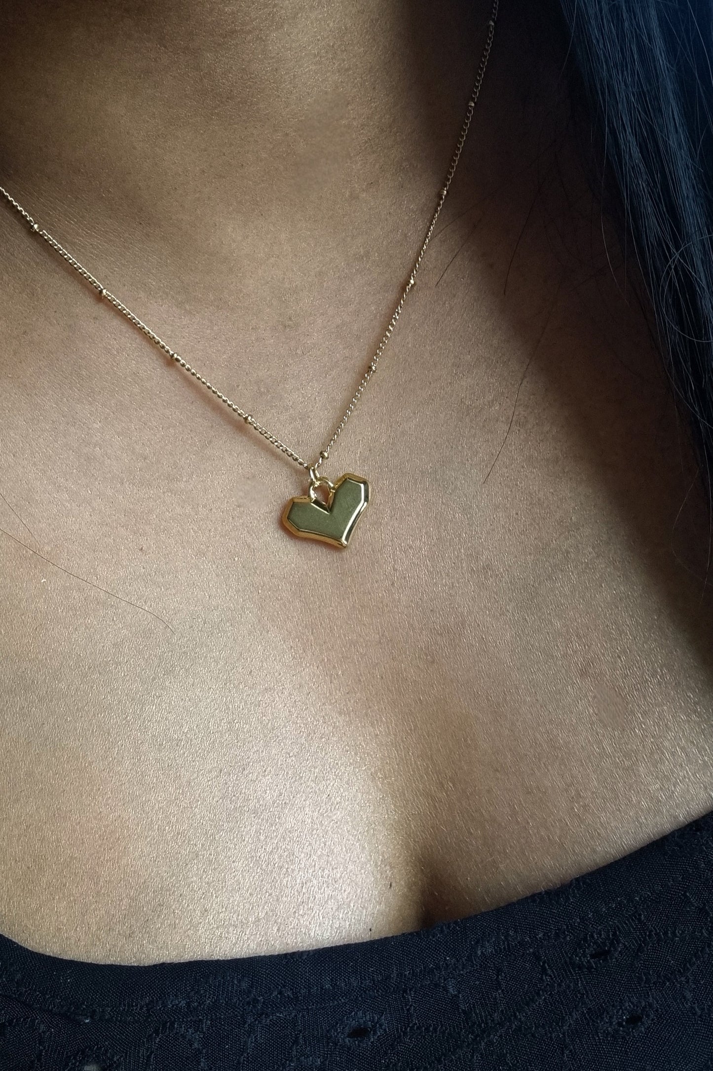 Halskette AURUM mit Geometrischem Herzanhänger