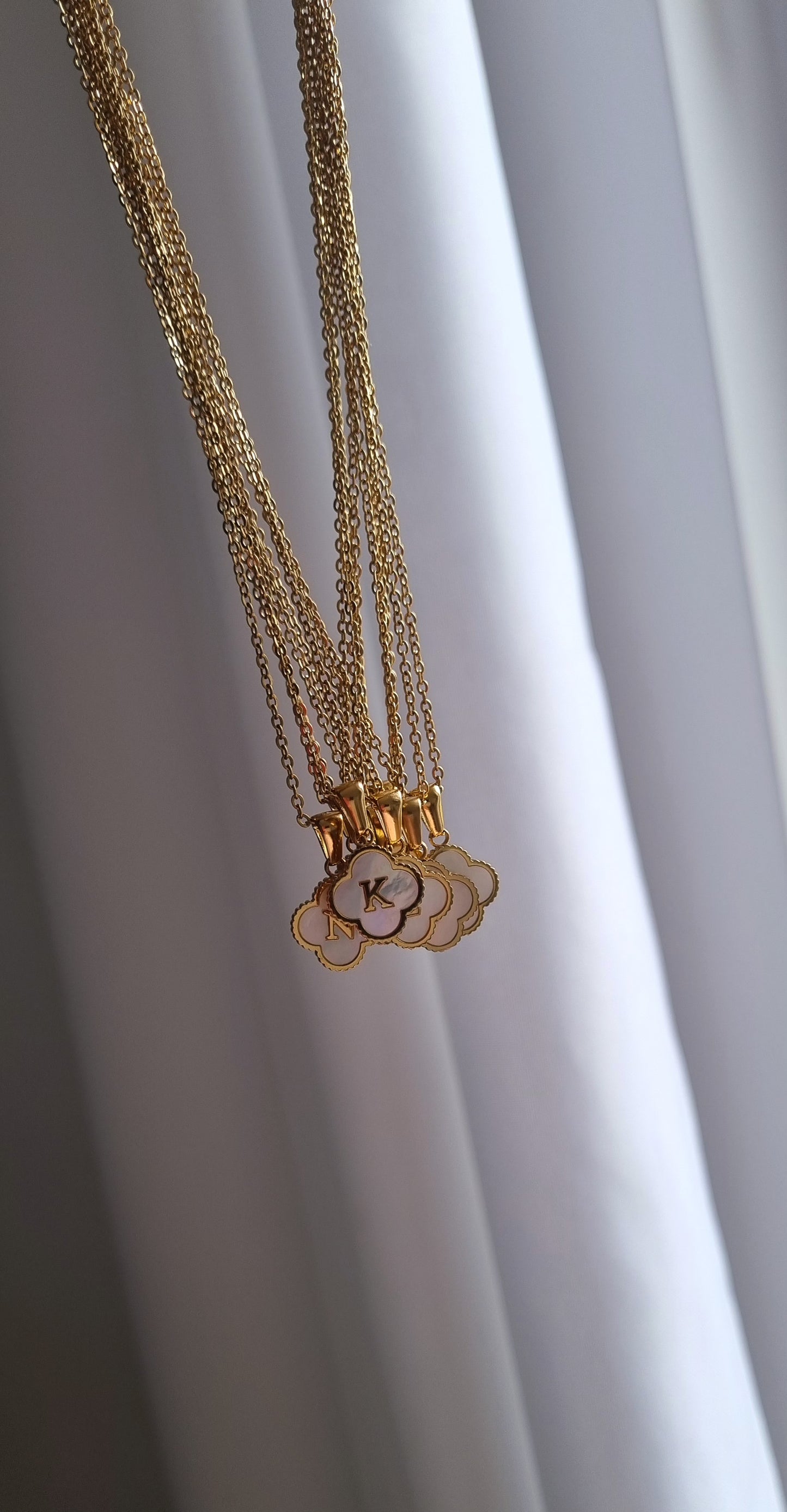 Initialen-Halskette TREBOL ✨ Perlmutt & Edelstahl (Sonderangebot)