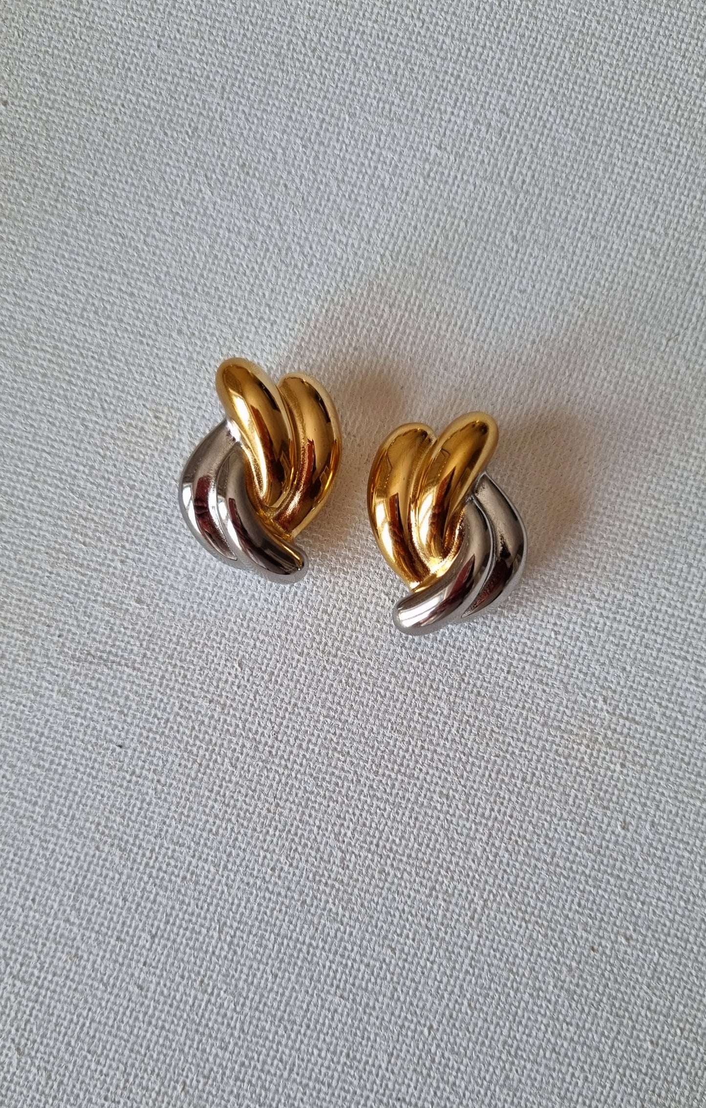 Luxuriöse TANGO Ohrringe  Feiner Mix aus gold und silberfarbenem Stahl