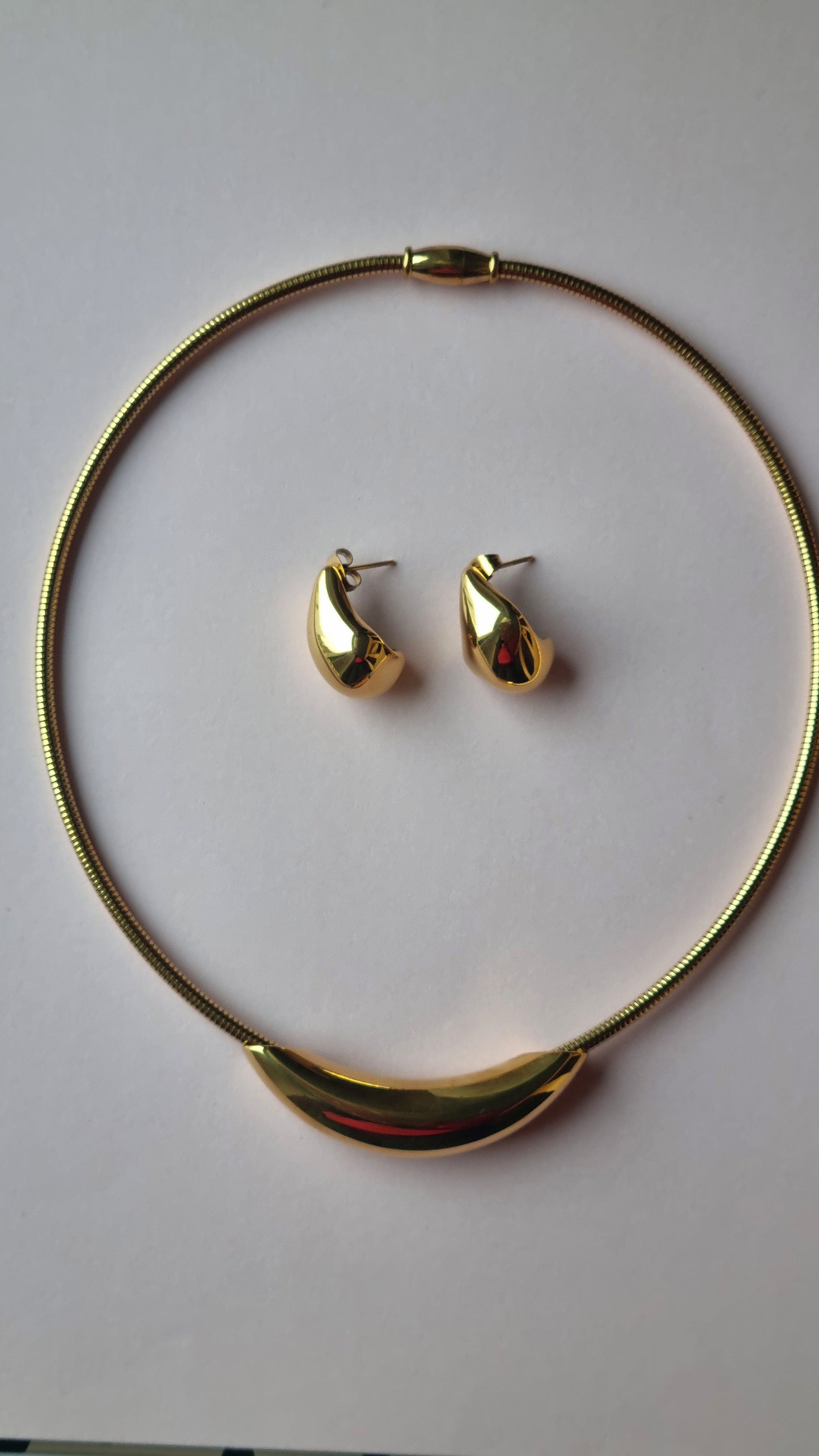 Minimalistische Geschwungene Halsband ECLIPSE