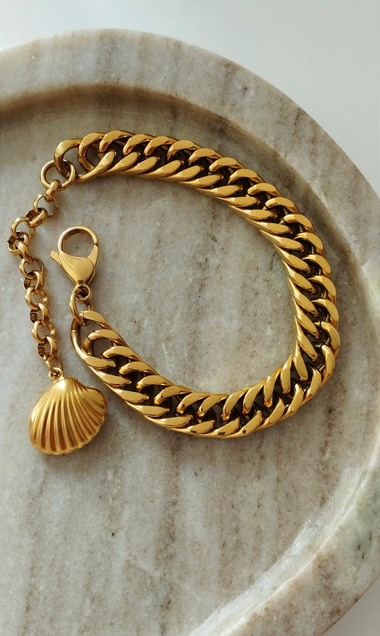 Curb bracelet DUNE with golden shell