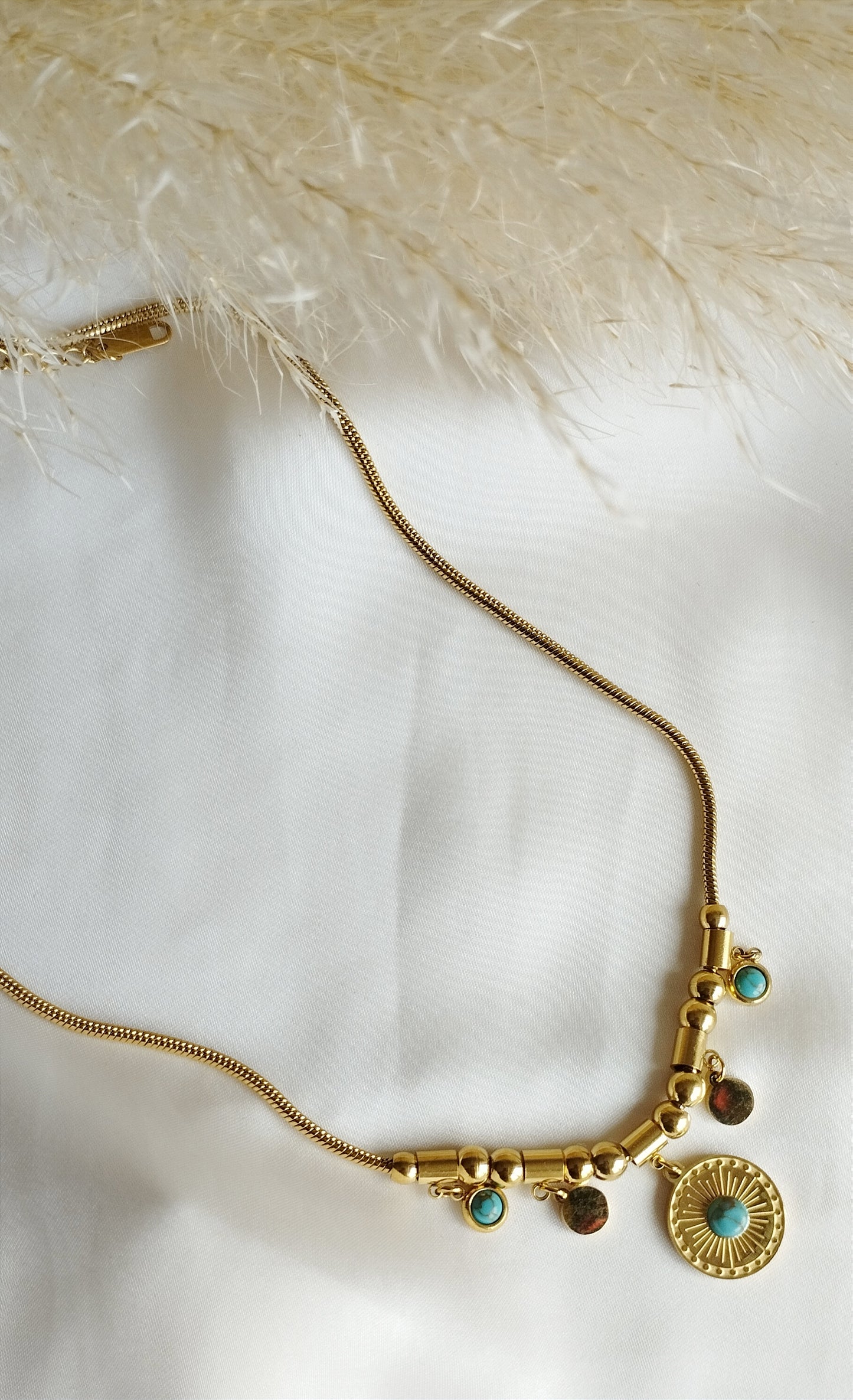 Wunderschöne  Multicharm Halskette ARES ( mit türkisSteinen und weißer Zirkoniastein )